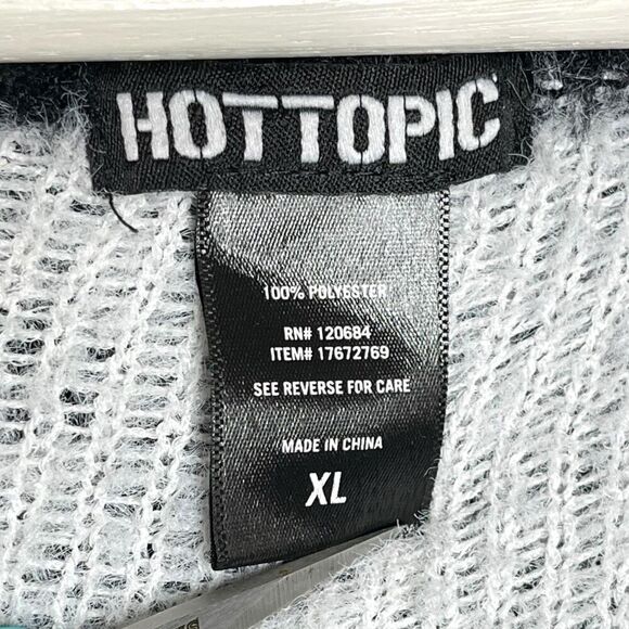 Hot Topic Black White Heart Eyes Skulls Crop Fuzzy Cardigan Sweater Women’s XL - Picture 9 of 11